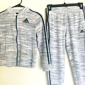Girls Adidas Velour Set size 7/8, small
